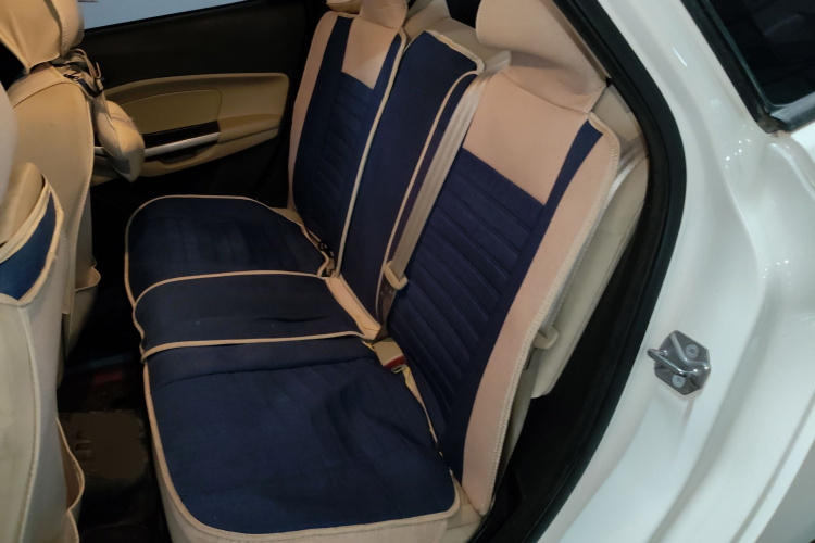 福特 福睿斯 2017款 改款 1.5L 手动舒适型中控内饰21