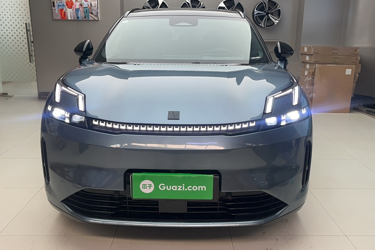 领克08 EM-P 2025款 220km 四驱性能Halo车身外观6002