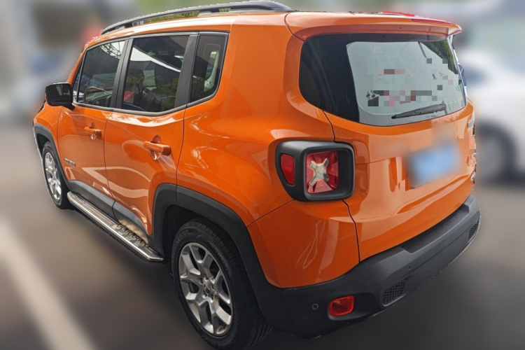 Jeep 自由侠 2018款 互联大屏版 180T 自动高能版车身外观6003