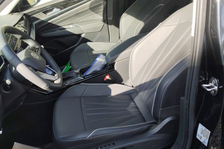 大众 帕萨特 2024款 380TSI 龙耀版中控内饰19