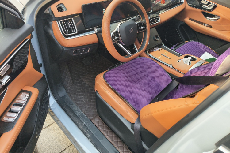 捷途山海L7 2024款 1.5T 120km MAX+ 5座中控内饰20