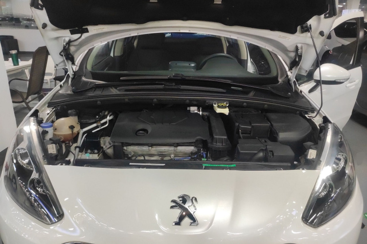 标致308 2014款 乐享版 经典 1.6L 手动风尚型局部细节24