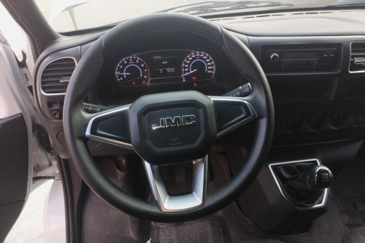 江铃 特顺 2021款 2.8T空间王金牛款短轴中高顶6座柴油国VI JX493中控内饰13