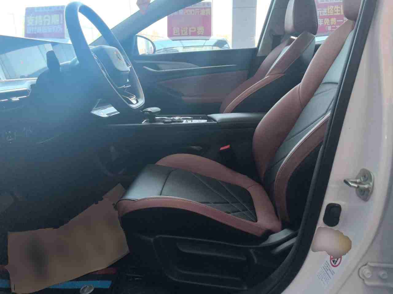 车辆左侧前座椅展示