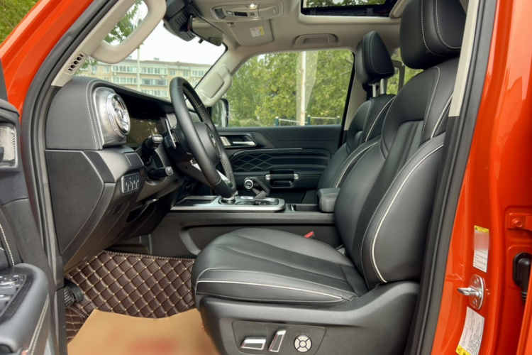 坦克300 2023款 越野版 2.0T 征服者中控内饰7002