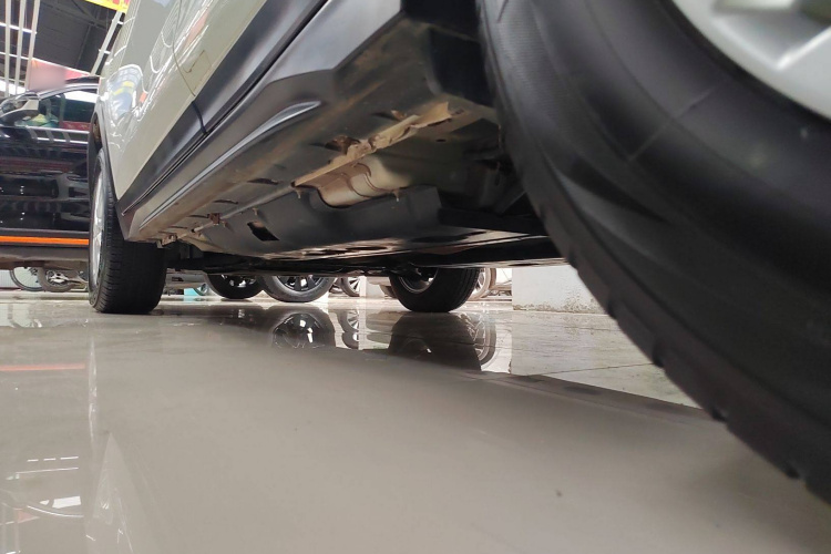 日产 奇骏 2020款 2.0L XL ITS CVT 2WD智联舒适版机舱底盘30