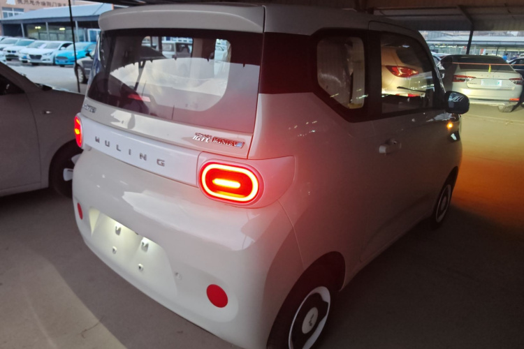 五菱汽车 宏光MINIEV 2024款 第三代 215km 青春版车身外观6003