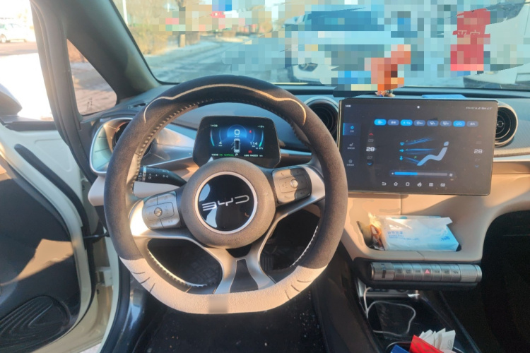 比亚迪 海豚 2023款 420km 时尚版中控内饰13