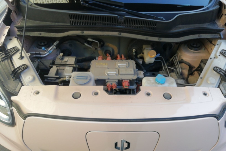 零跑汽车 零跑T03 2024款 310舒享版机舱底盘24