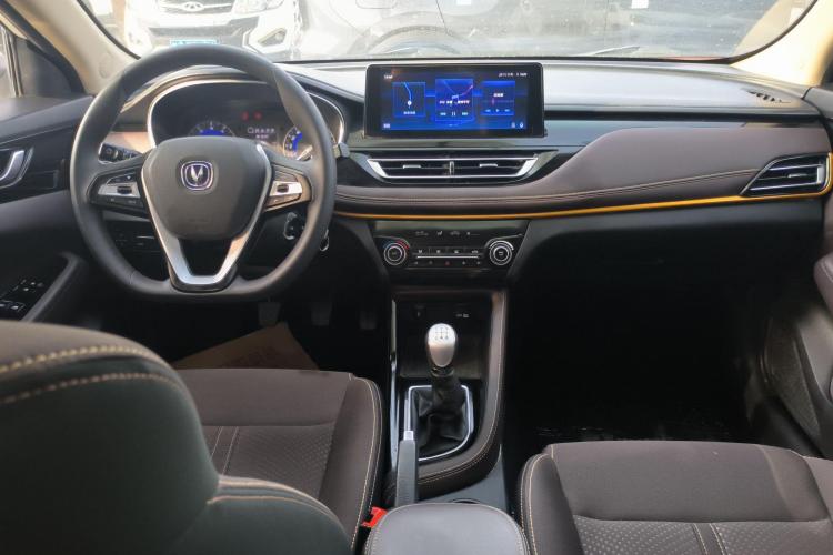 长安 逸动DT 2018款 1.6L 手动舒享型中控内饰7003
