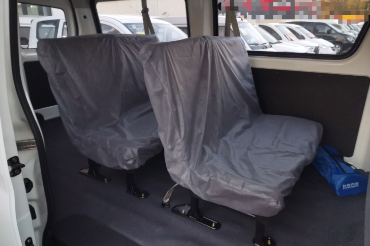 长安凯程 长安睿行EM80 2025款 客运版 舒适型 6座 300km 对开门中控内饰21