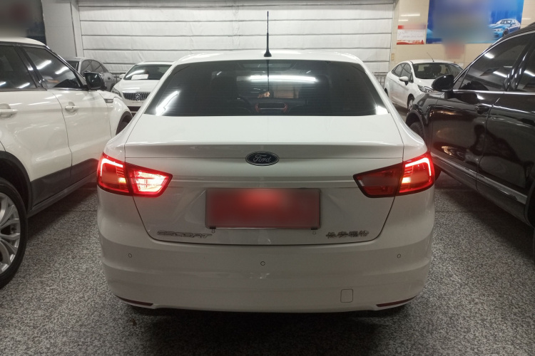 福特 福睿斯 2015款 1.5L 自动舒适型车身外观6004