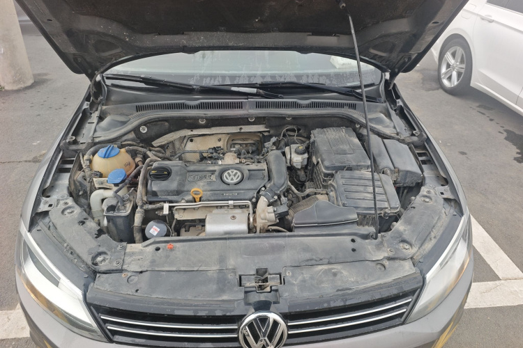 大众 速腾 2014款 改款 1.4TSI 自动豪华型机舱底盘24