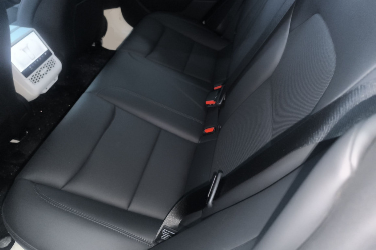 特斯拉 Model 3 2023款 后轮驱动版中控内饰21