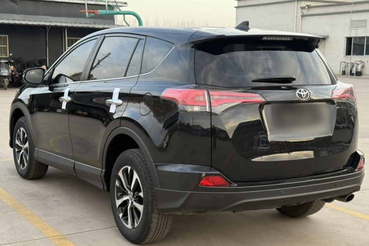 丰田 RAV4荣放 2019款 2.0L CVT两驱风尚版 国VI车身外观6006