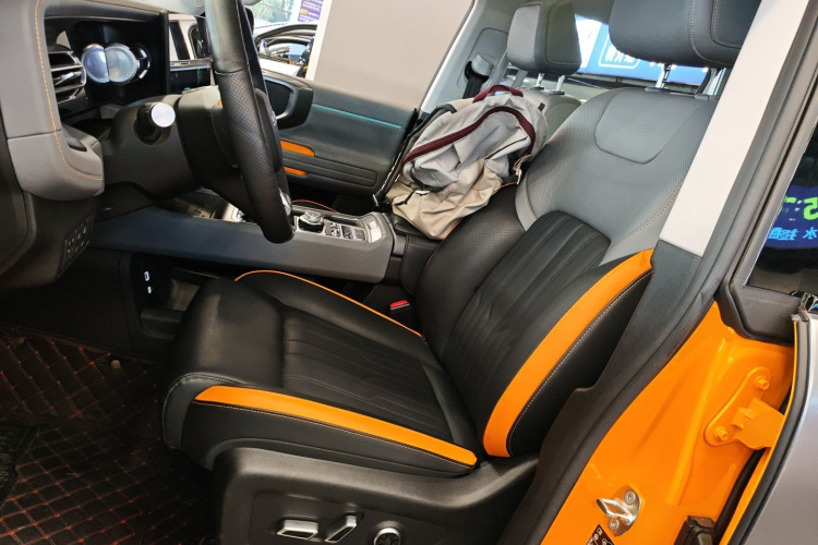 北京越野 北京BJ40 2024款 2.0T 全新城市猎人版 侠客型中控内饰19