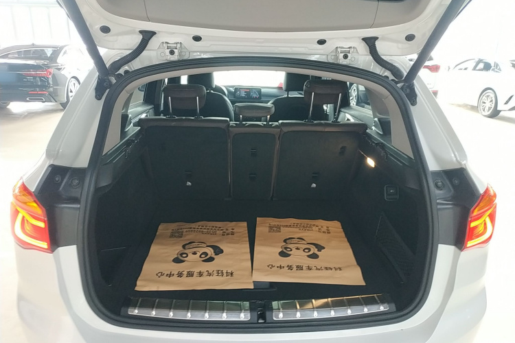 宝马X1 2016款 sDrive18Li 豪华型机舱底盘23