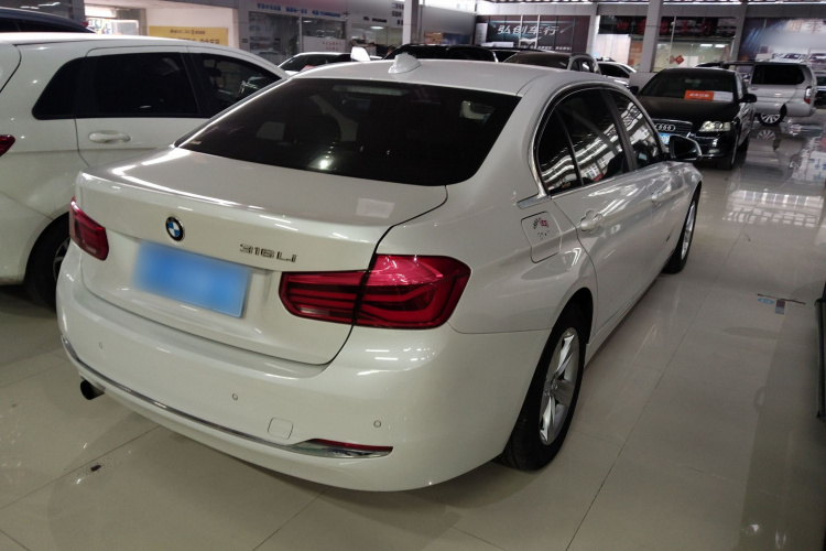 宝马3系 2016款 316Li 时尚型车身外观7