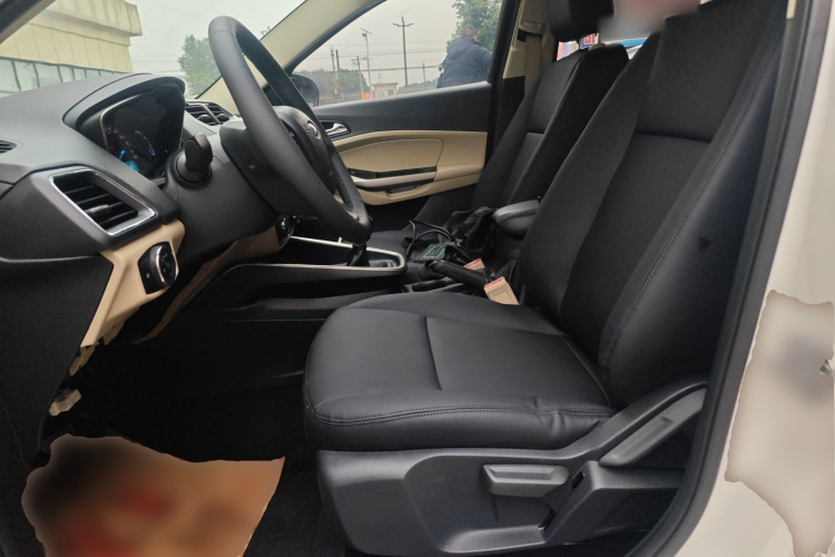 福特 福睿斯 2015款 1.5L 手动舒适型中控内饰19