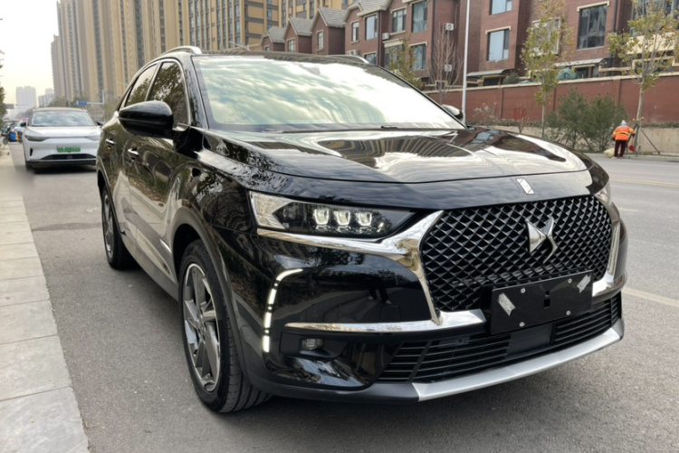 DS 7 2018款 45THP 里沃利先锋版车身外观6005