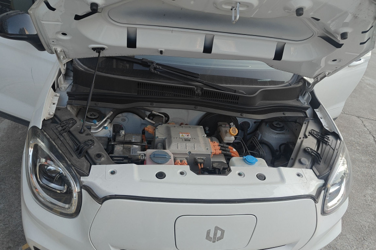 零跑汽车 零跑T03 2022款 玛瑙版机舱底盘24