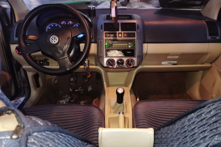 大众 Polo 2009款 劲取 1.6L 手动雅致版中控内饰12
