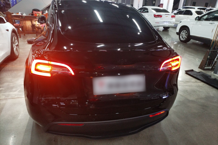 特斯拉 Model Y 2022款 改款 后轮驱动版车身外观6004
