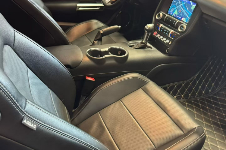 福特 Mustang 2020款 2.3L EcoBoost中控内饰7007