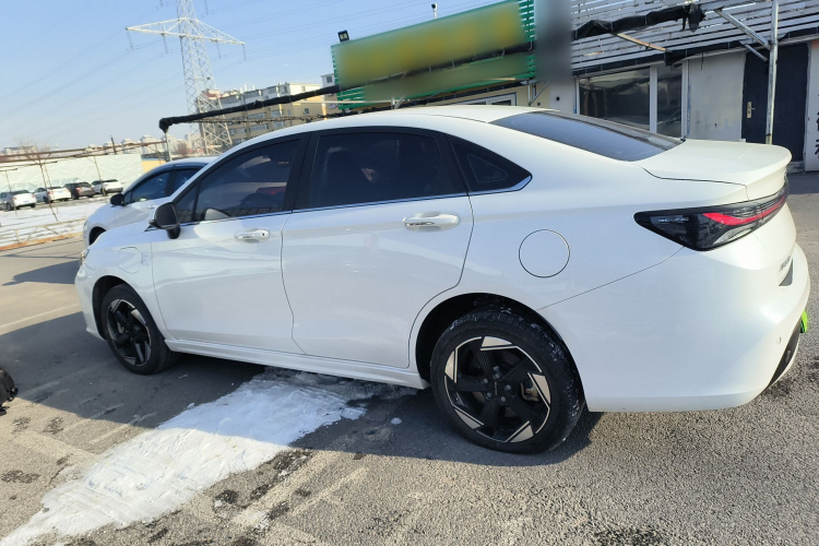 北京汽车 北京EU5 PLUS 2023款 R500 优享版车身外观4