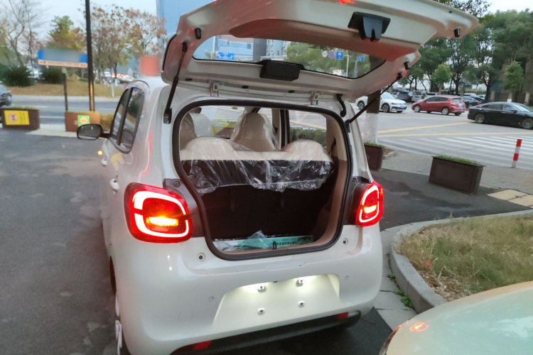 五菱汽车 宏光MINIEV 2025款 四门版 进阶款机舱底盘23