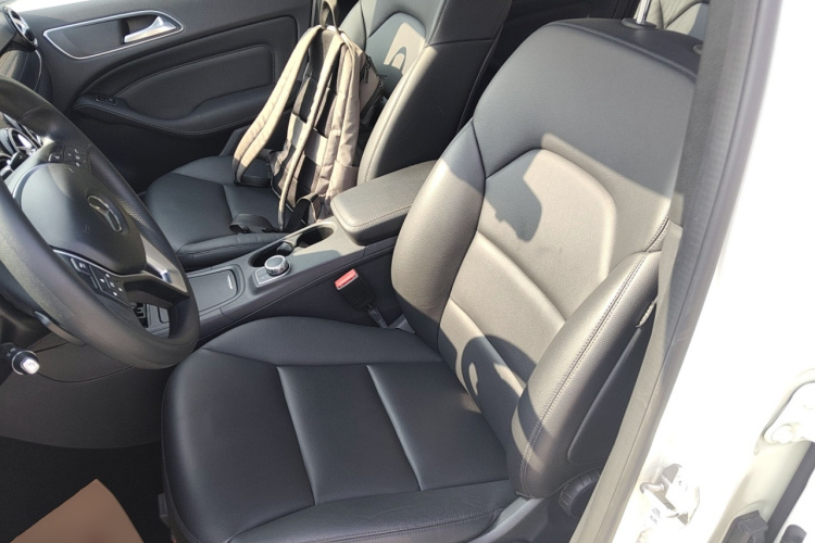 奔驰B级 2012款 B 180中控内饰19