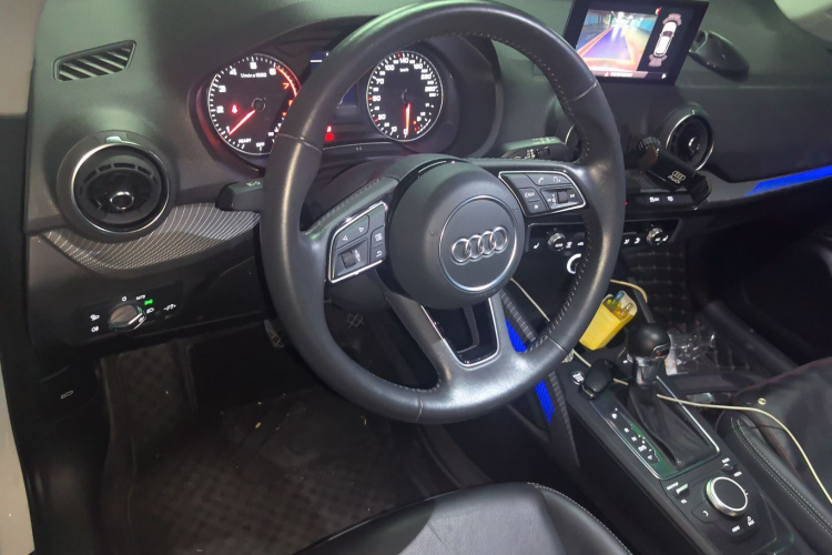 奥迪Q2L 2021款 35 TFSI 时尚动感型中控内饰13