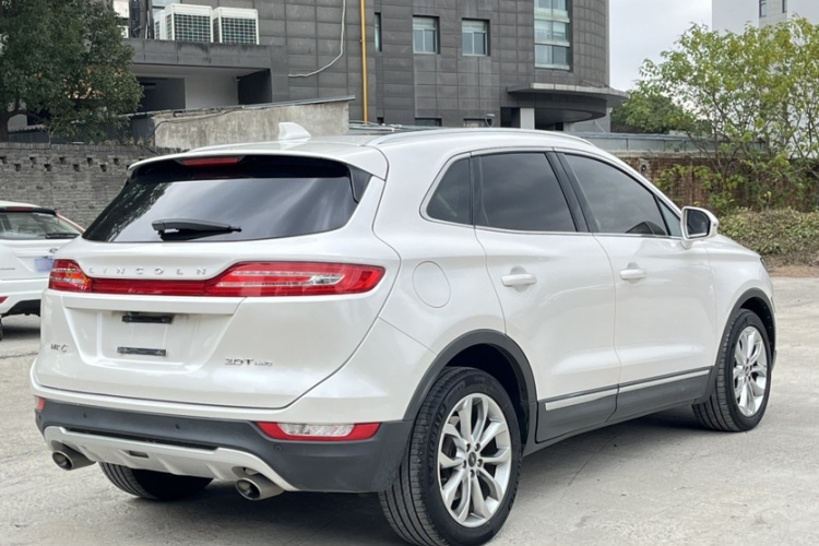 林肯MKC 2017款 2.0T 四驱尊雅版车身外观6005