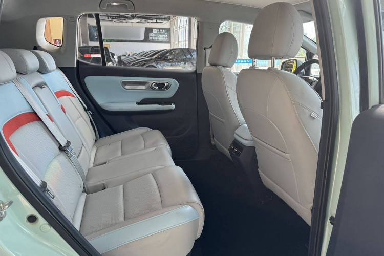 埃安 AION Y 2022款 Plus 70 科技版中控内饰7011