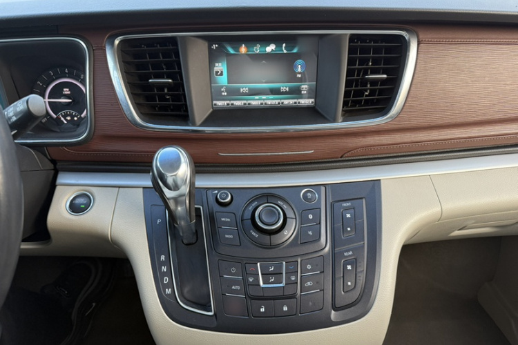 别克GL8 2017款 25S 豪华型 国V局部细节16