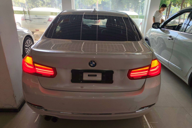 宝马3系 2017款 320Li 时尚型车身外观6