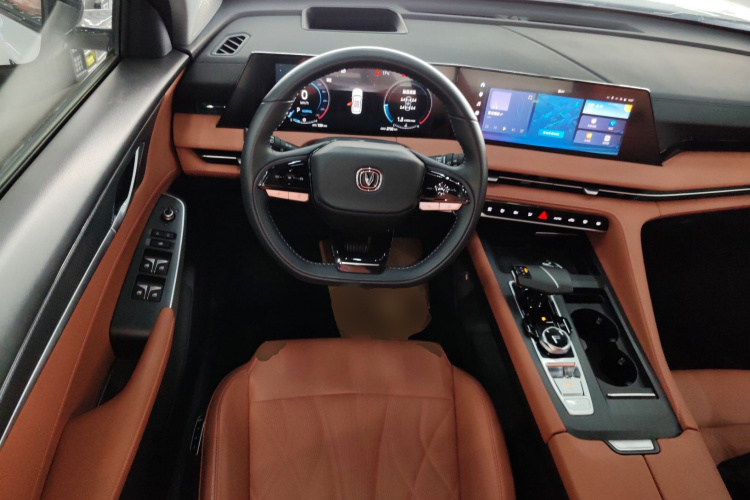 长安CS75 PLUS 2024款 第三代 冠军版 2.0T 智驾劲擎型中控内饰13