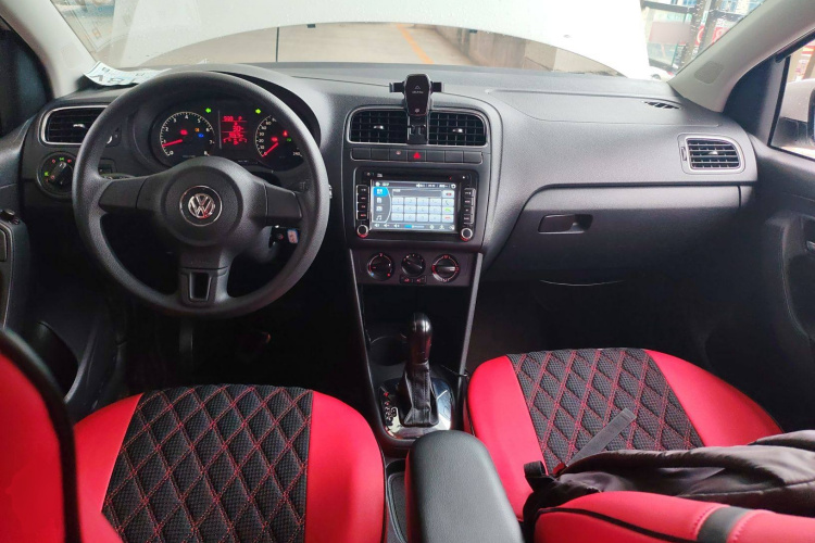 大众 Polo 2013款 1.4L 自动舒适版中控内饰12