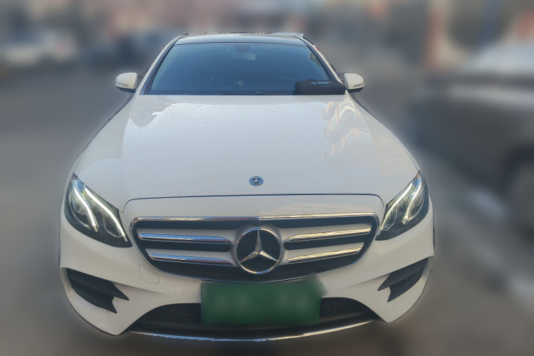 奔驰E级 2018款 E 300 L 运动时尚型车身外观2