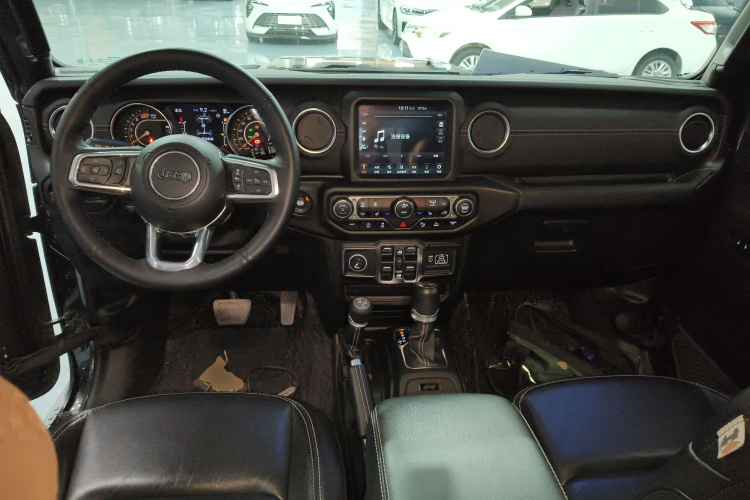 Jeep 牧马人 2021款 2.0T 80周年纪念版中控内饰12