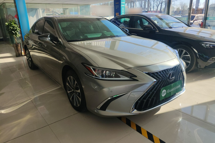 雷克萨斯ES 2023款 200 卓越版车身外观3