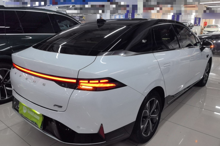 小鹏P5 2021款 510G车身外观7