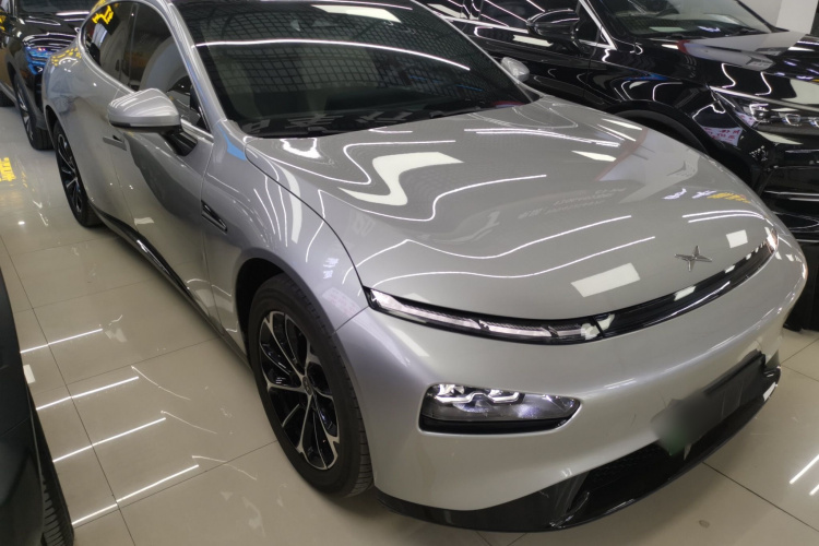 小鹏P7 2021款 670G车身外观3