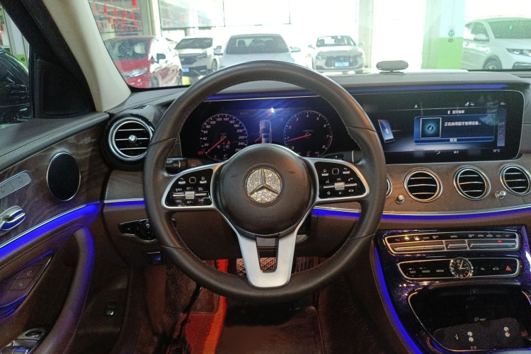 奔驰E级 2019款 E 300 L 时尚型局部细节13