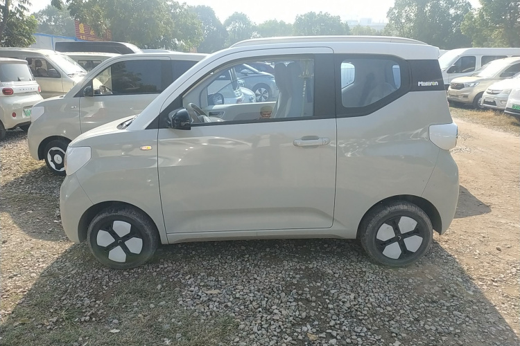 五菱汽车 宏光MINIEV 2024款 第三代 215km 进阶版车身外观4