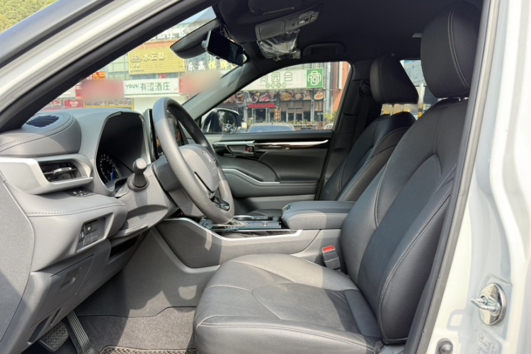 丰田 皇冠陆放 2022款 2.5L HEV两驱精英版中控内饰7004