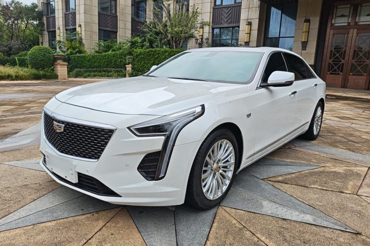 凯迪拉克CT6 2019款 28T 精英型车身外观1