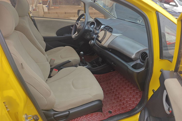 本田 飞度 2011款 1.5L 手动豪华版局部细节41