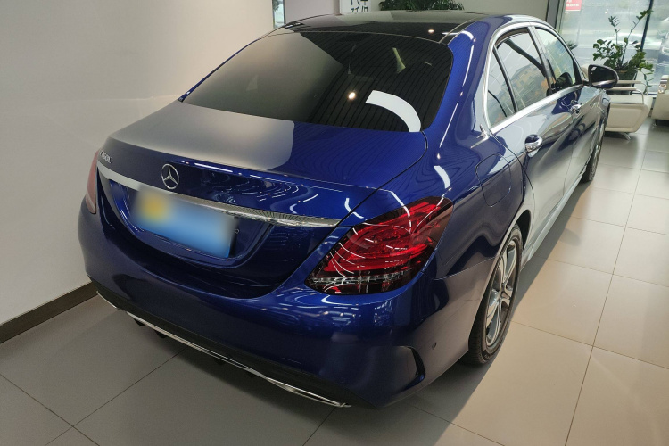 奔驰C级 2019款 改款 C 260 L 运动版车身外观7