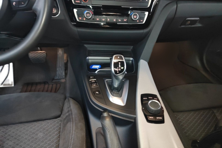 宝马3系 2018款 320i M运动套装局部细节18